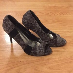Very nice chita heel* bundle item only*